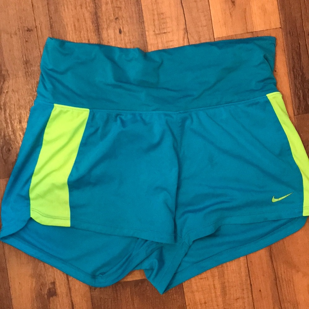 Nike Sporty Shorts. Blue+green strips Highwaisted